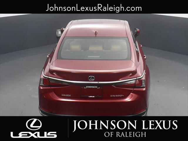 new 2025 Lexus ES 300h car, priced at $50,404