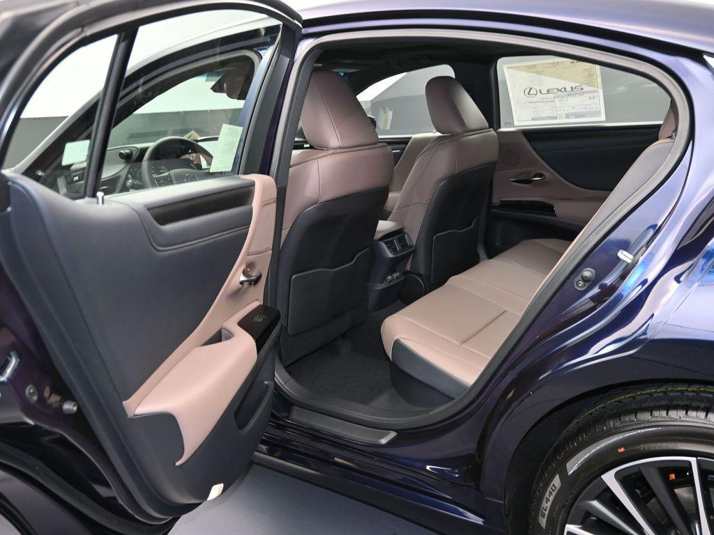 new 2025 Lexus ES 300h car, priced at $51,244