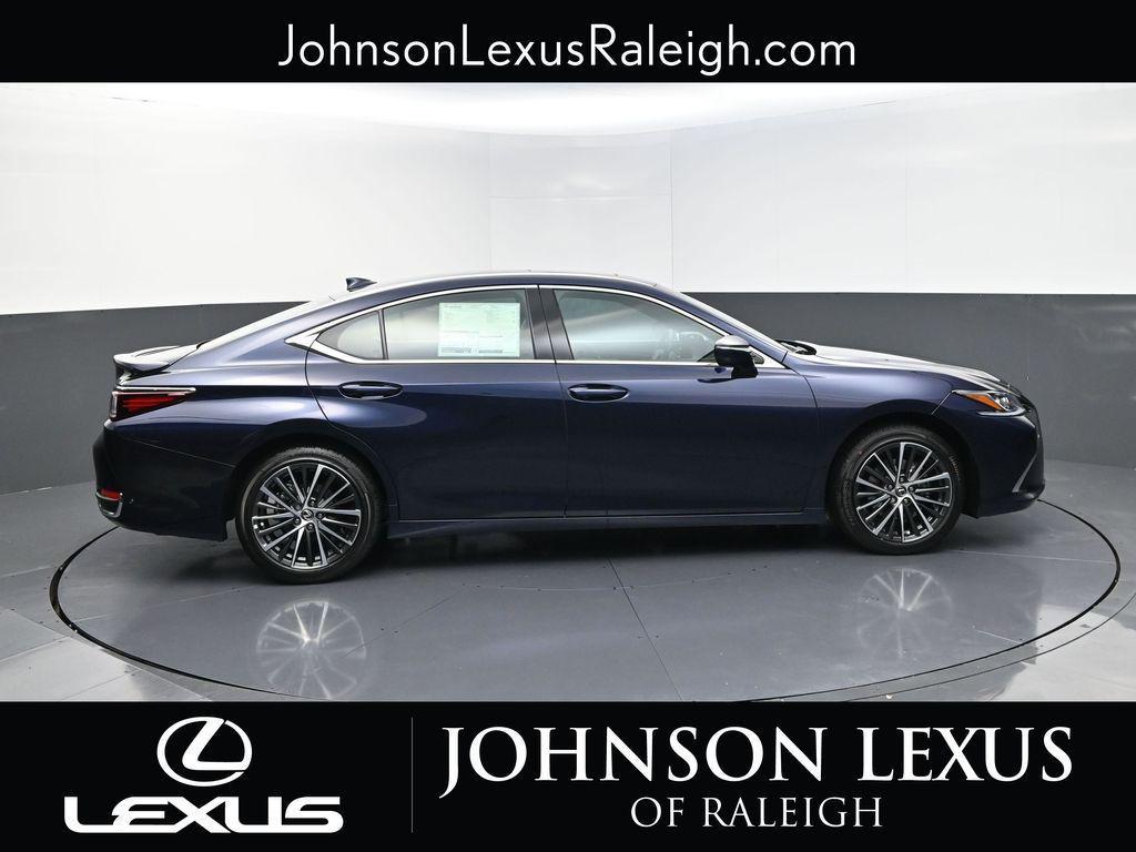 new 2025 Lexus ES 300h car, priced at $51,244