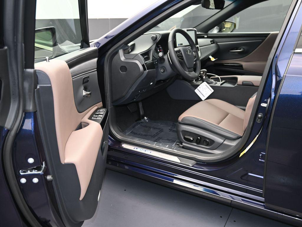 new 2025 Lexus ES 300h car, priced at $51,244