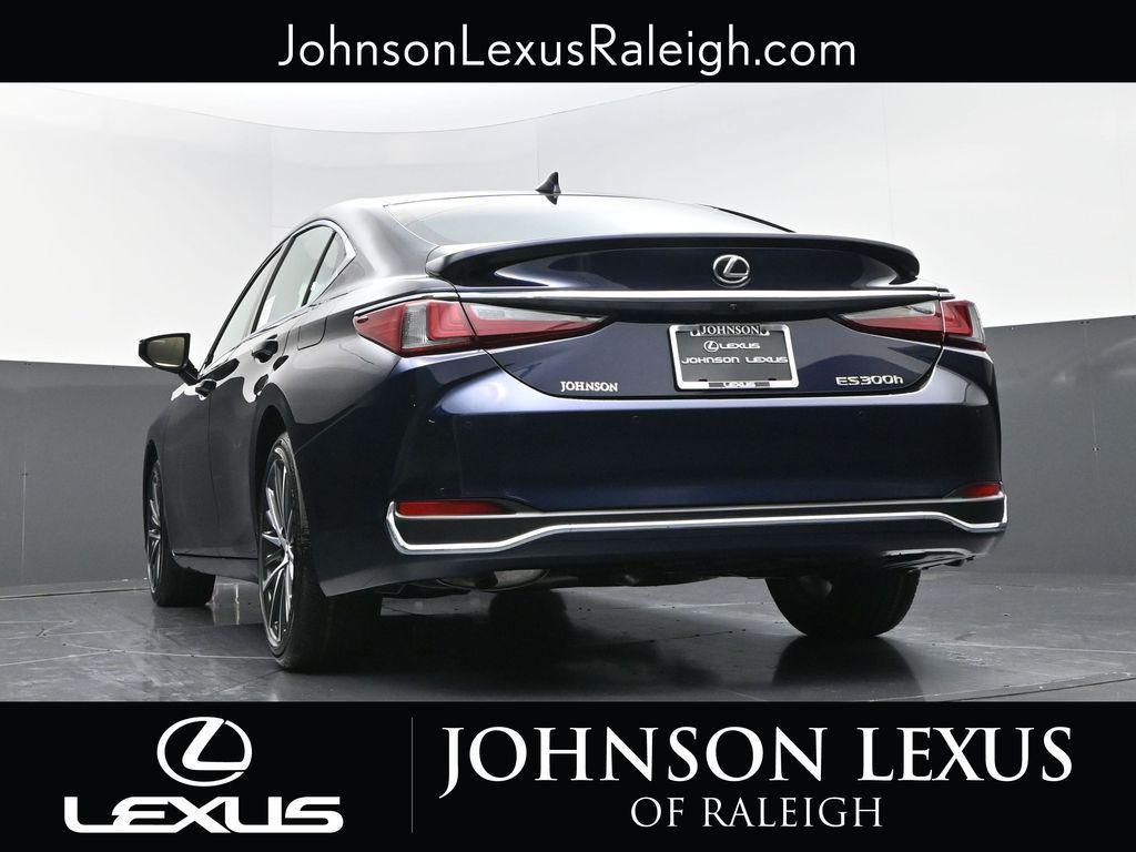 new 2025 Lexus ES 300h car, priced at $51,244