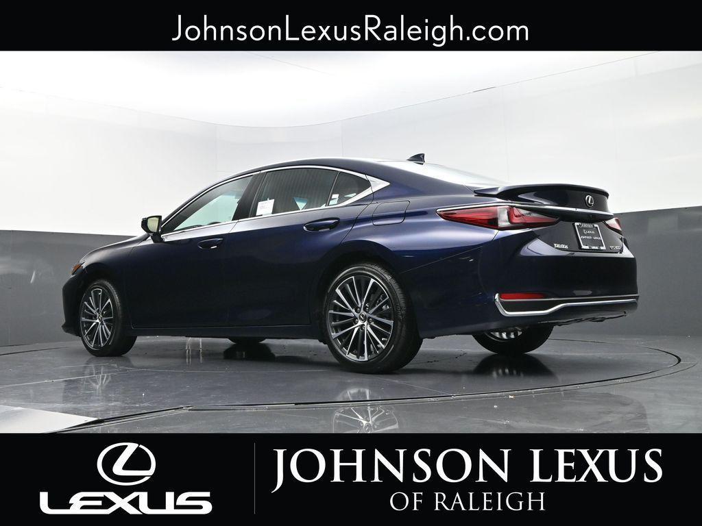 new 2025 Lexus ES 300h car, priced at $51,244