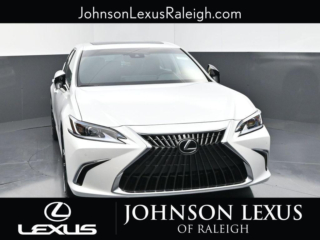 new 2025 Lexus ES 300h car, priced at $51,744