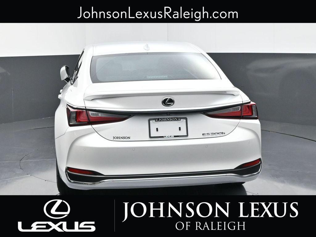 new 2025 Lexus ES 300h car, priced at $51,744
