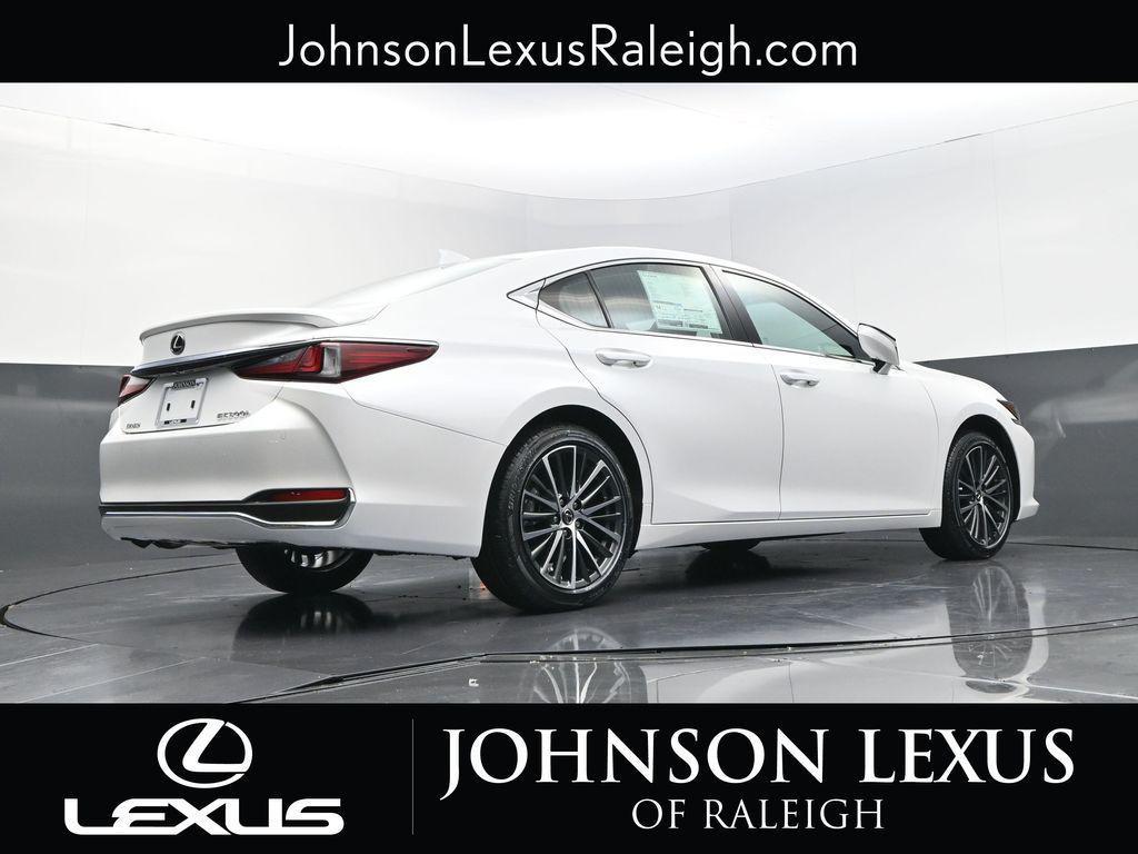 new 2025 Lexus ES 300h car, priced at $51,744