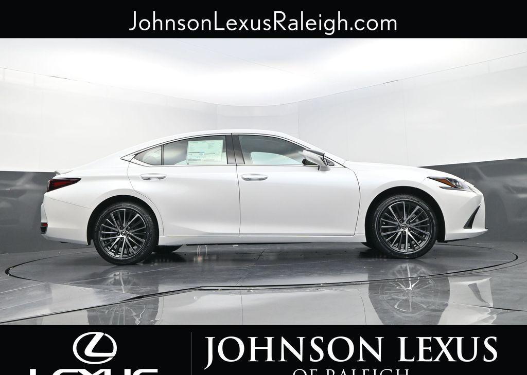 new 2025 Lexus ES 300h car, priced at $51,744