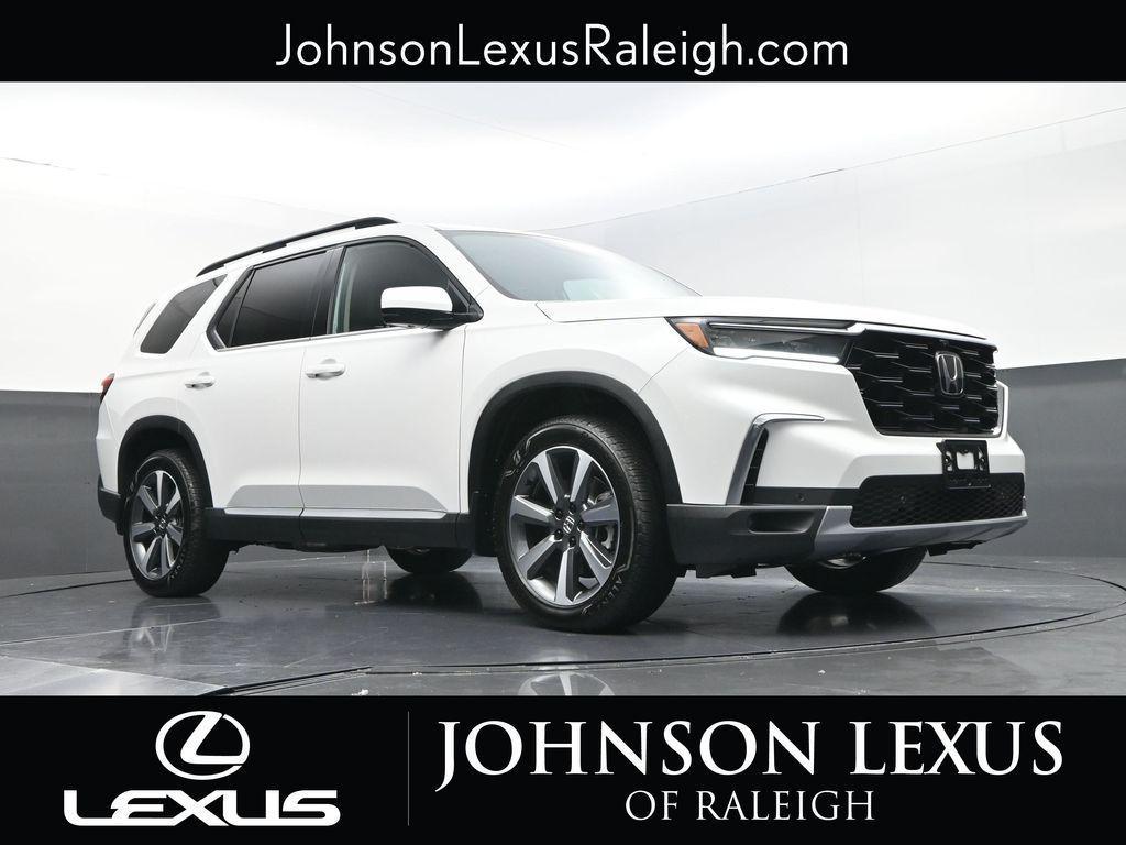 used 2025 Honda Pilot car, priced at $50,980