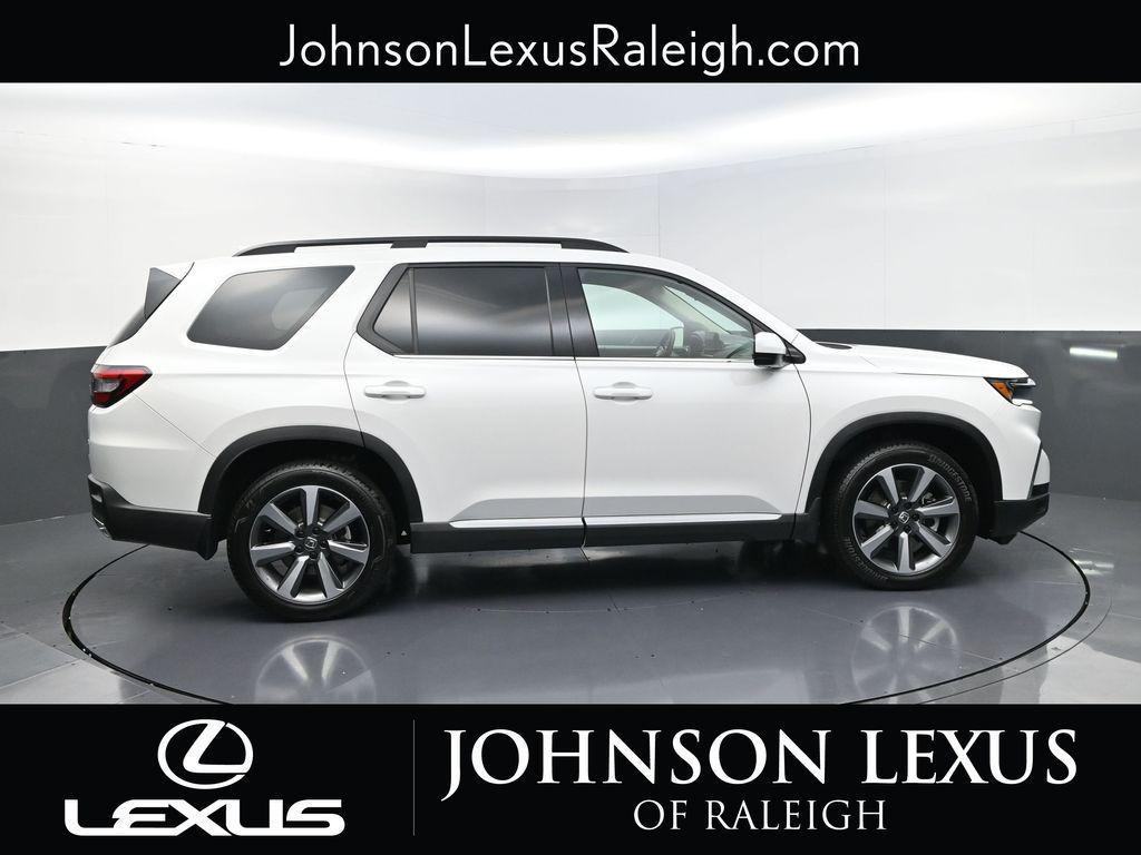 used 2025 Honda Pilot car, priced at $50,980