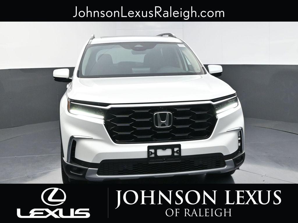 used 2025 Honda Pilot car, priced at $50,980