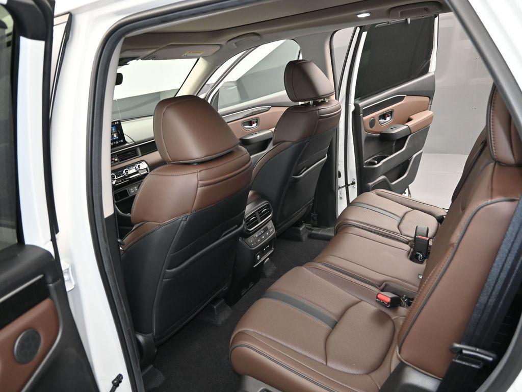 used 2025 Honda Pilot car, priced at $50,980