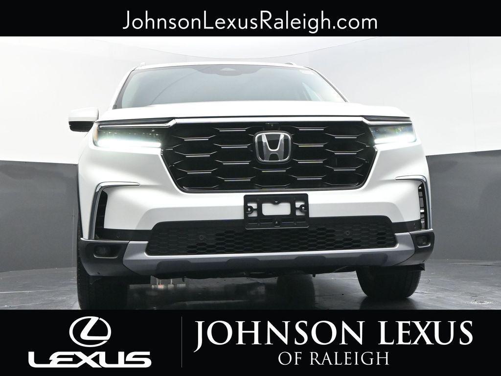 used 2025 Honda Pilot car, priced at $50,980