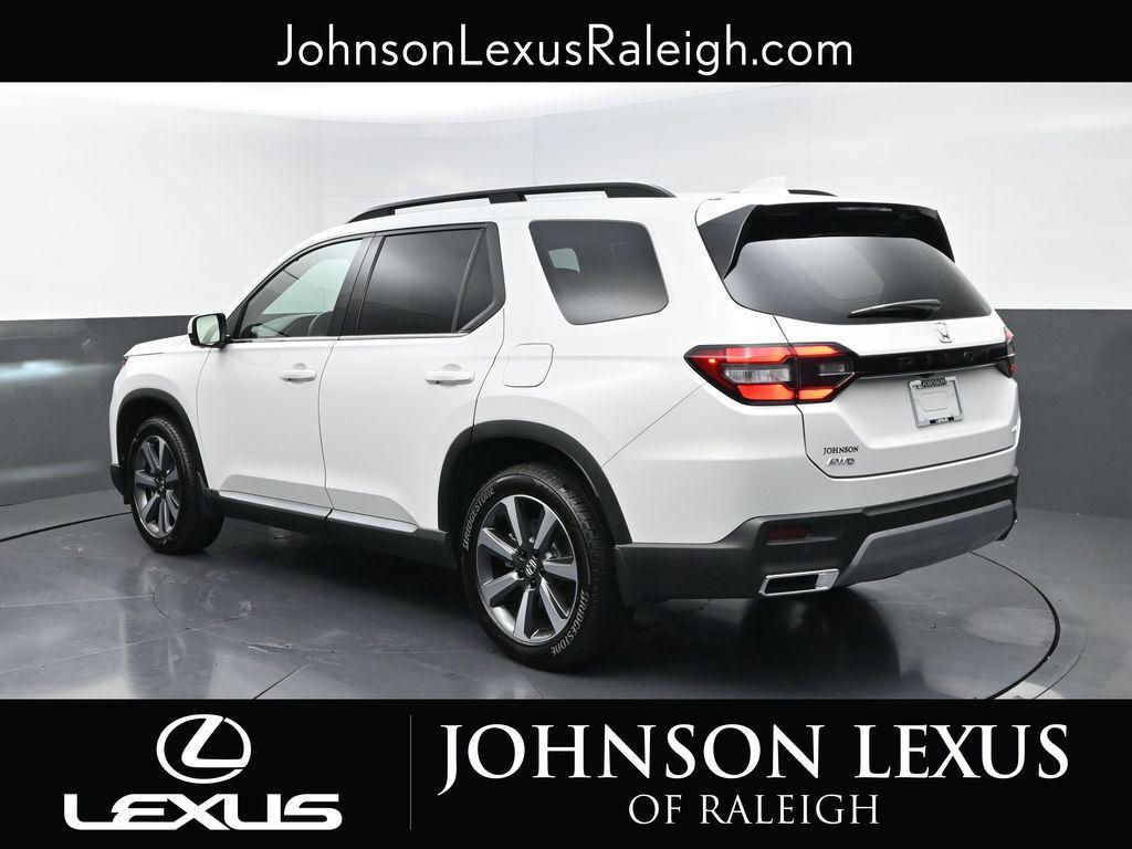 used 2025 Honda Pilot car, priced at $50,980