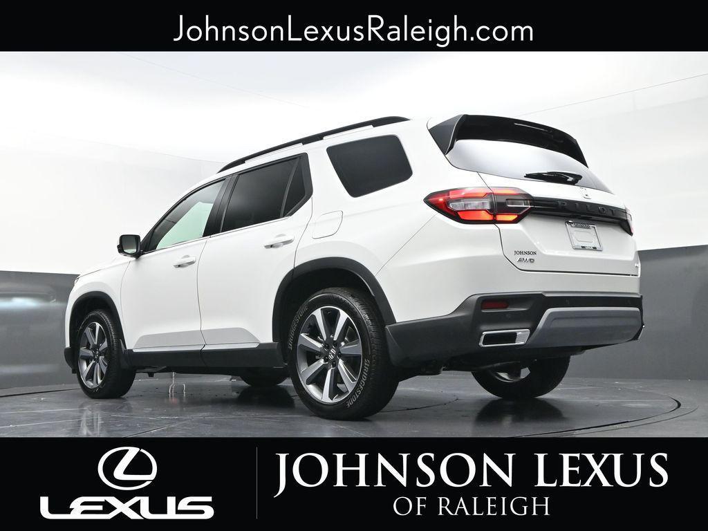used 2025 Honda Pilot car, priced at $50,980
