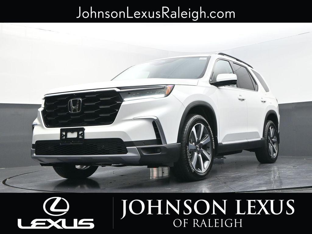 used 2025 Honda Pilot car, priced at $50,980