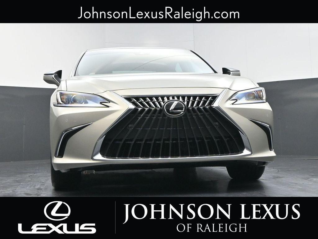 new 2025 Lexus ES 300h car, priced at $50,954