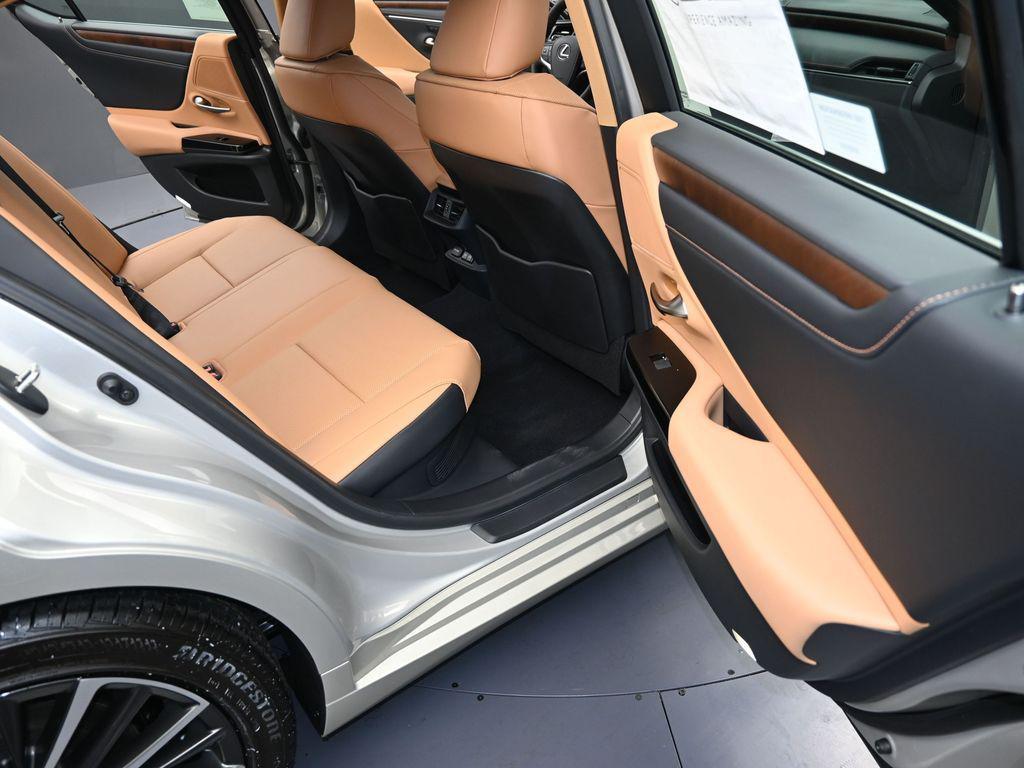 new 2025 Lexus ES 300h car, priced at $50,954