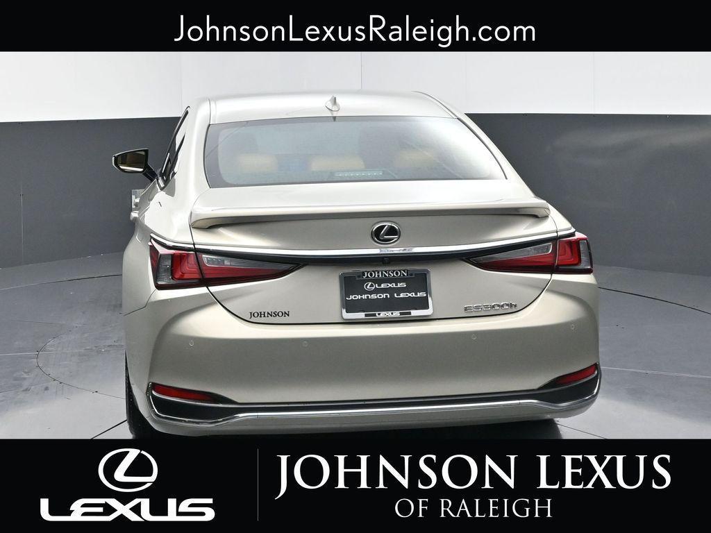 new 2025 Lexus ES 300h car, priced at $50,954