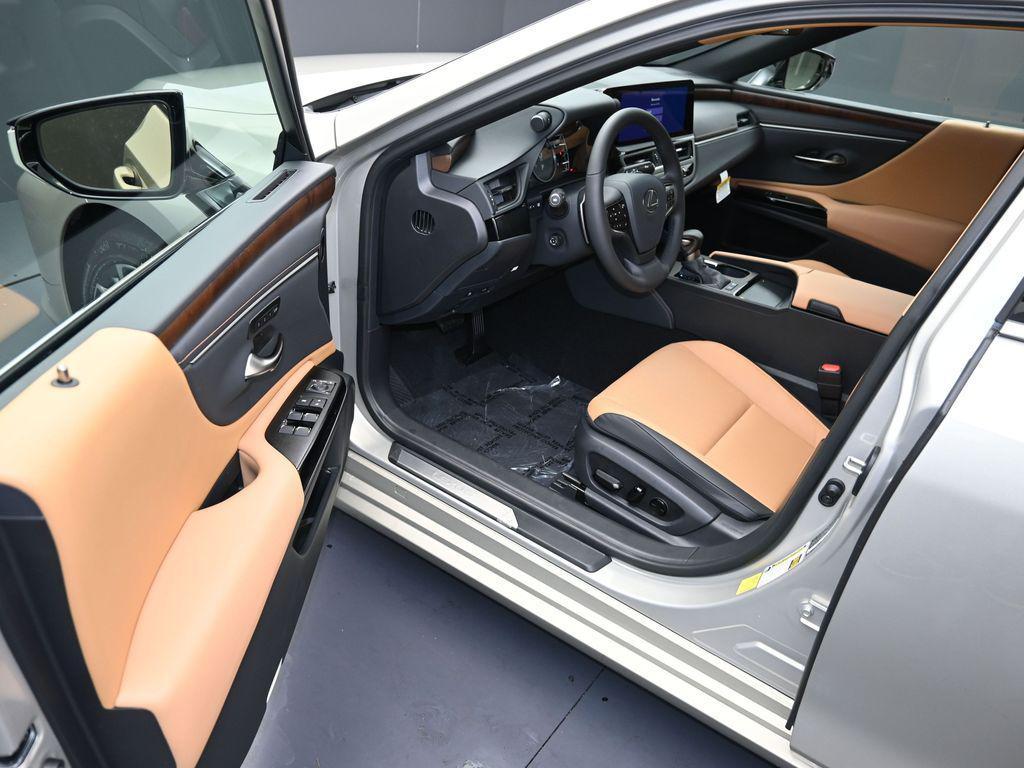 new 2025 Lexus ES 300h car, priced at $50,954