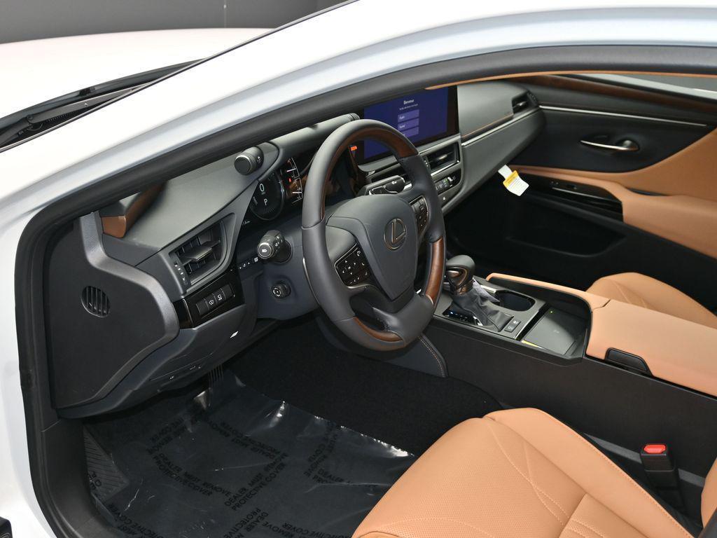 new 2025 Lexus ES 300h car, priced at $54,979