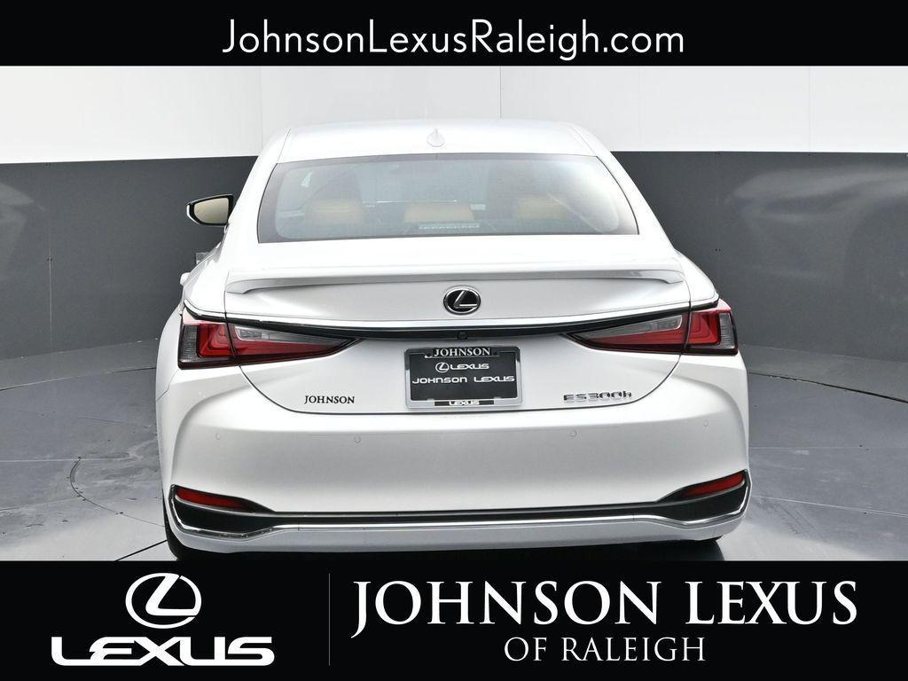 new 2025 Lexus ES 300h car, priced at $54,979