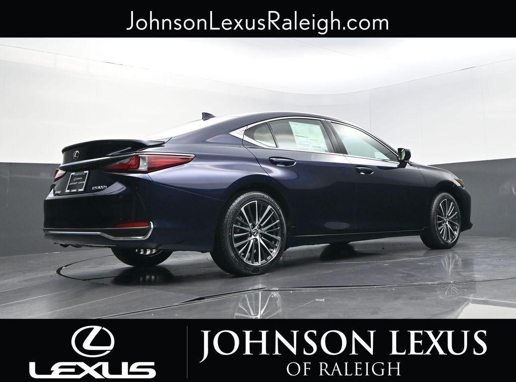 new 2025 Lexus ES 300h car, priced at $51,244