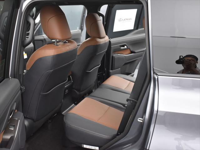 new 2025 Lexus GX 550 car, priced at $72,704