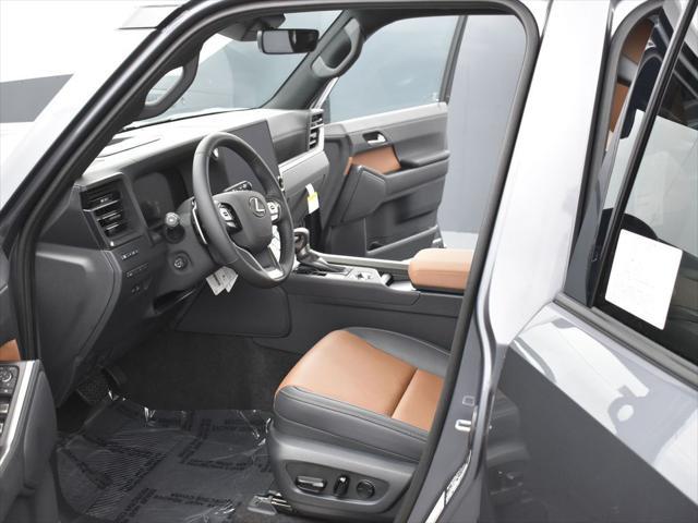 new 2025 Lexus GX 550 car, priced at $72,704