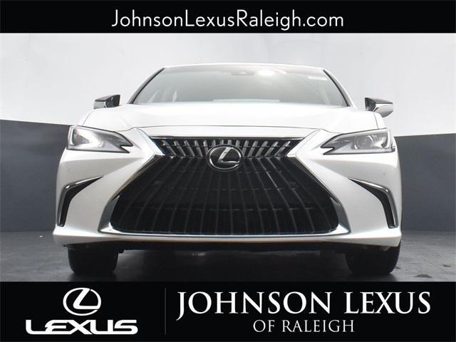 new 2025 Lexus ES 300h car, priced at $51,524