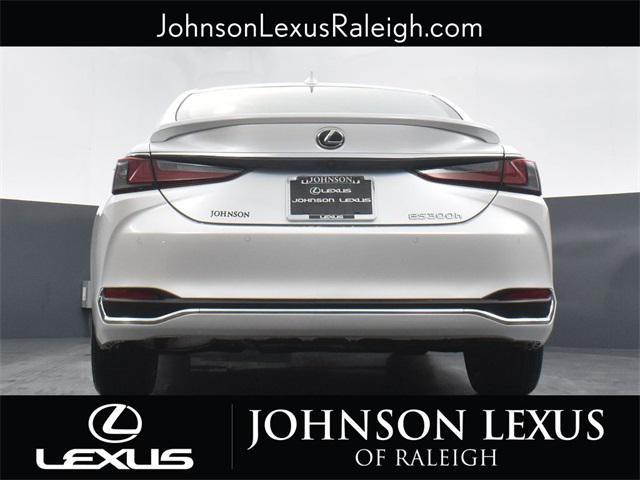 new 2025 Lexus ES 300h car, priced at $51,524
