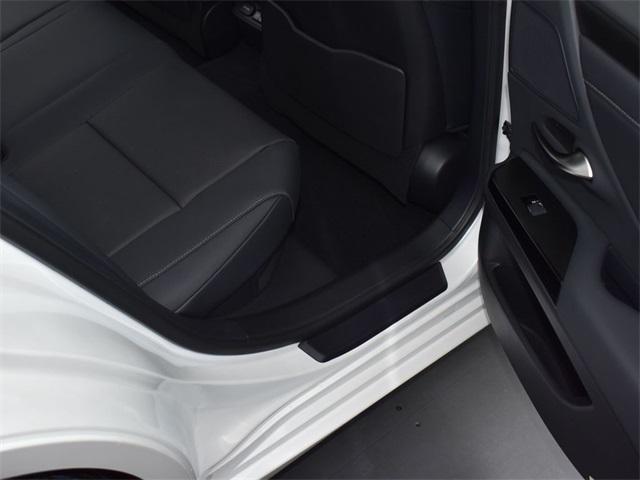 new 2025 Lexus ES 300h car, priced at $51,524