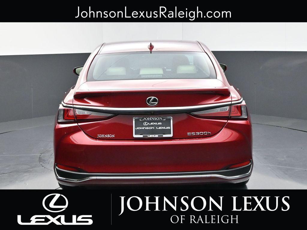 new 2025 Lexus ES 300h car, priced at $51,244