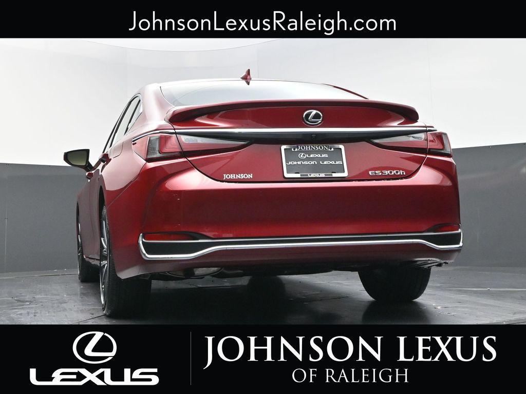 new 2025 Lexus ES 300h car, priced at $51,244