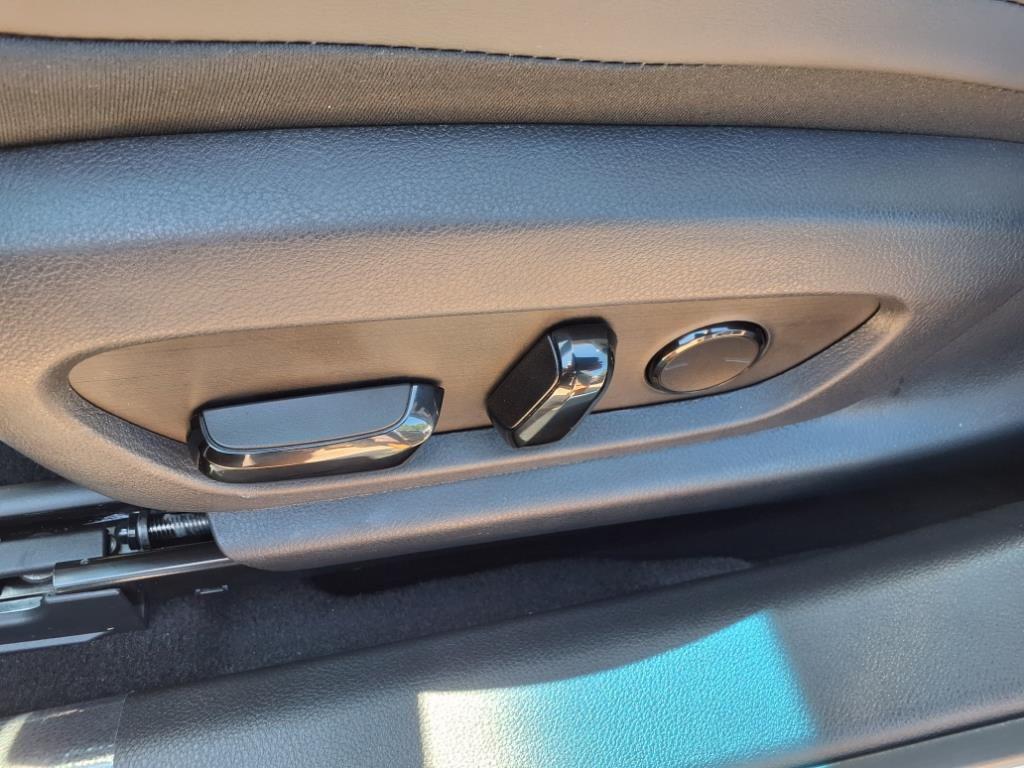 new 2025 Lexus ES 300h car, priced at $51,499