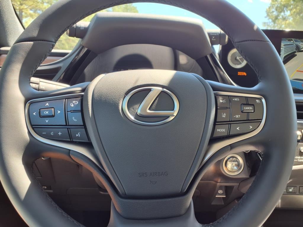new 2025 Lexus ES 300h car, priced at $51,499