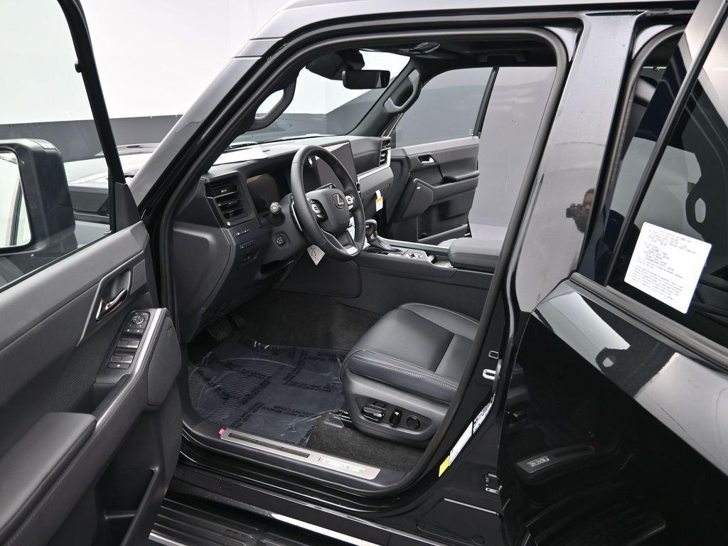 new 2025 Lexus GX 550 car, priced at $83,392