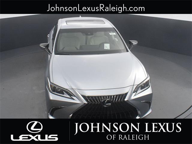 new 2025 Lexus ES 300h car, priced at $51,524