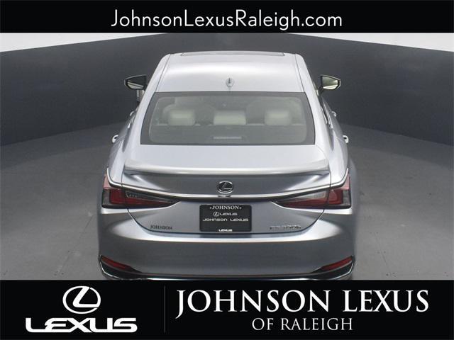 new 2025 Lexus ES 300h car, priced at $51,524