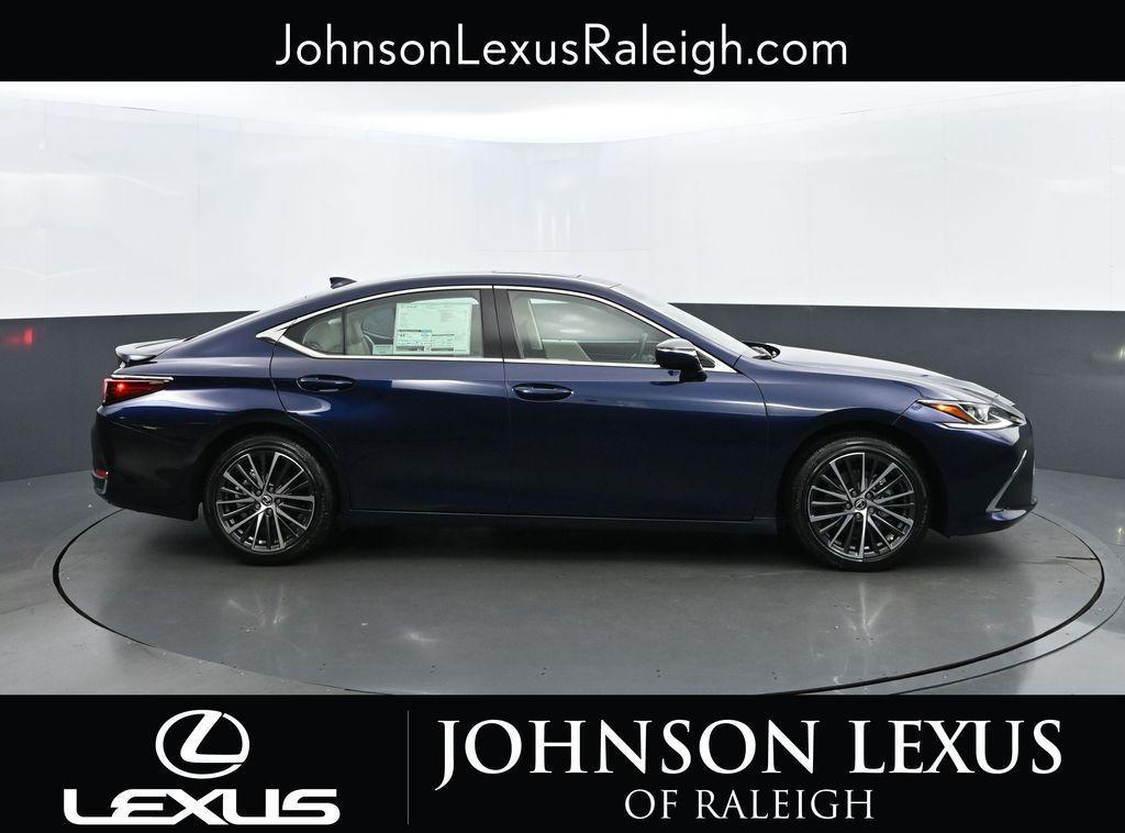 new 2025 Lexus ES 300h car, priced at $51,244