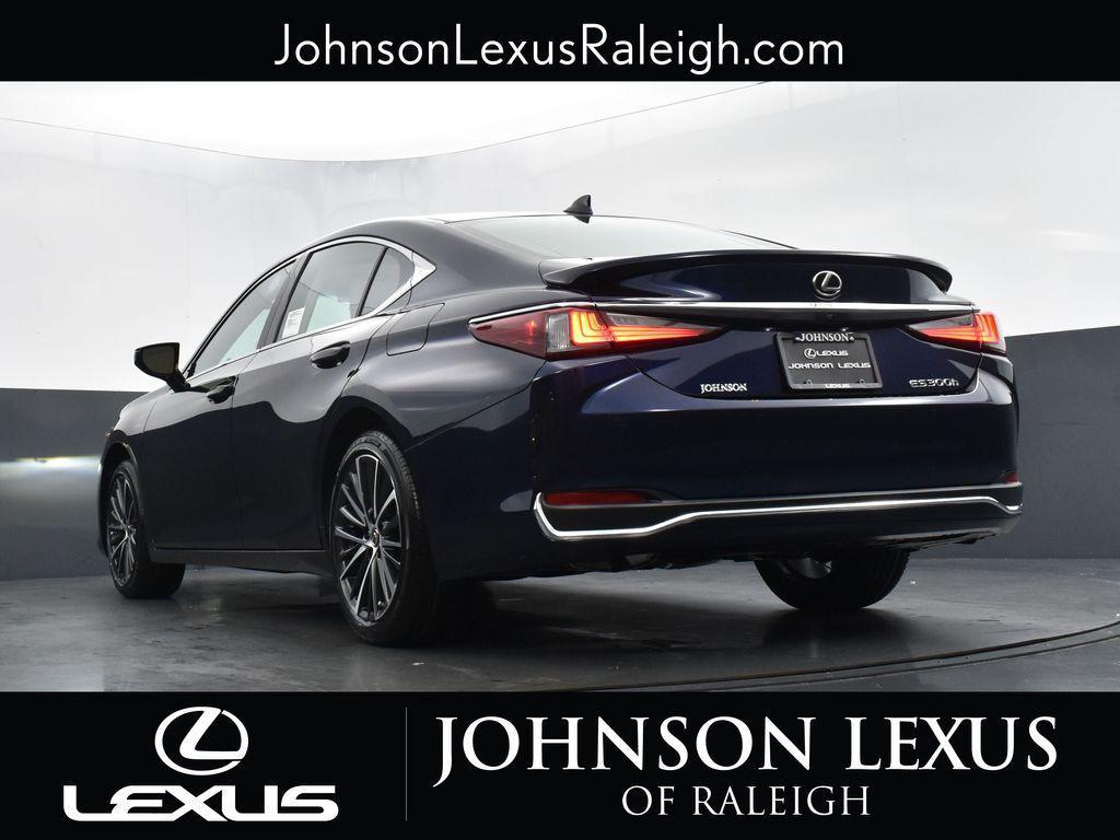 new 2025 Lexus ES 300h car, priced at $51,244