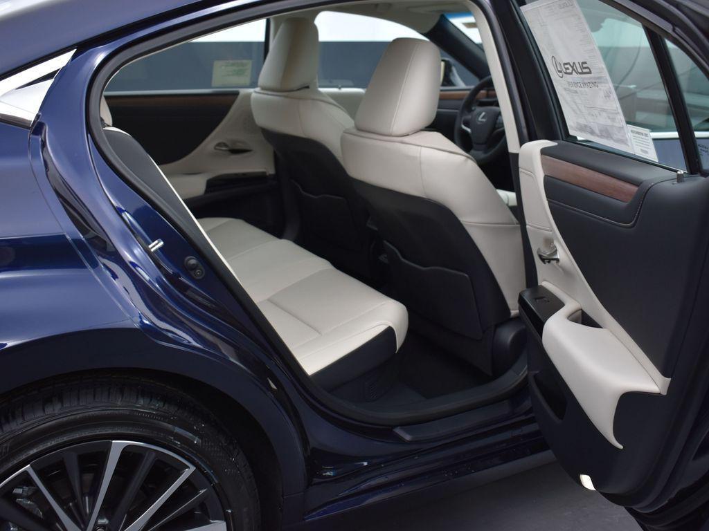 new 2025 Lexus ES 300h car, priced at $51,244