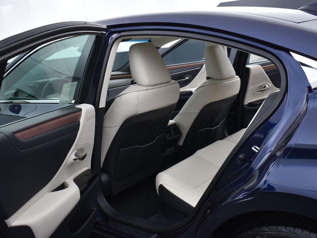 new 2025 Lexus ES 300h car, priced at $51,244