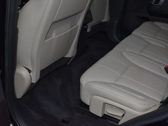 used 2019 Land Rover Discovery car, priced at $23,995