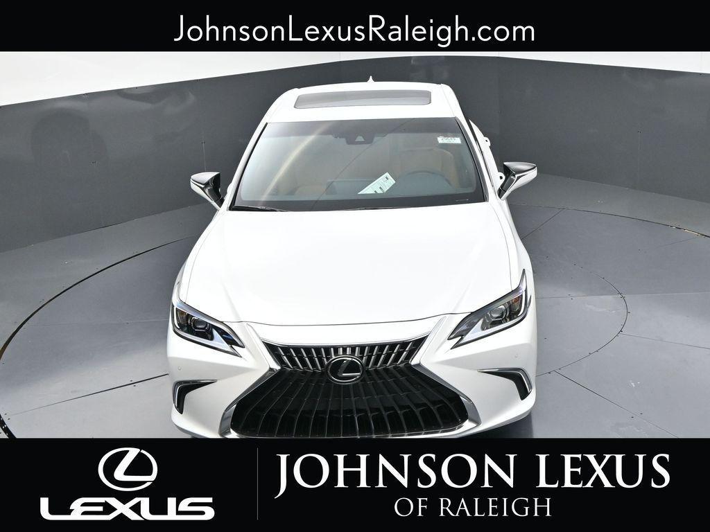 new 2025 Lexus ES 300h car, priced at $51,744
