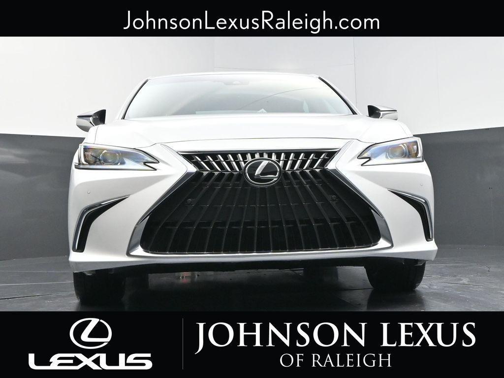 new 2025 Lexus ES 300h car, priced at $51,744