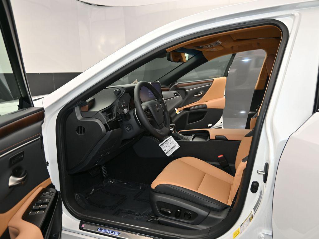 new 2025 Lexus ES 300h car, priced at $51,744