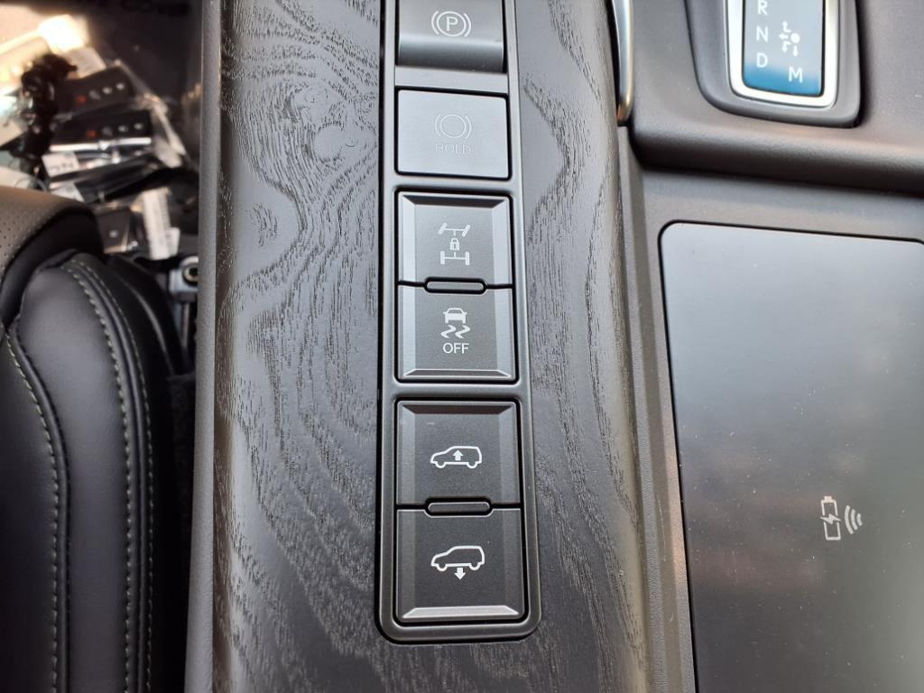 new 2025 Lexus LX 700h car, priced at $118,784