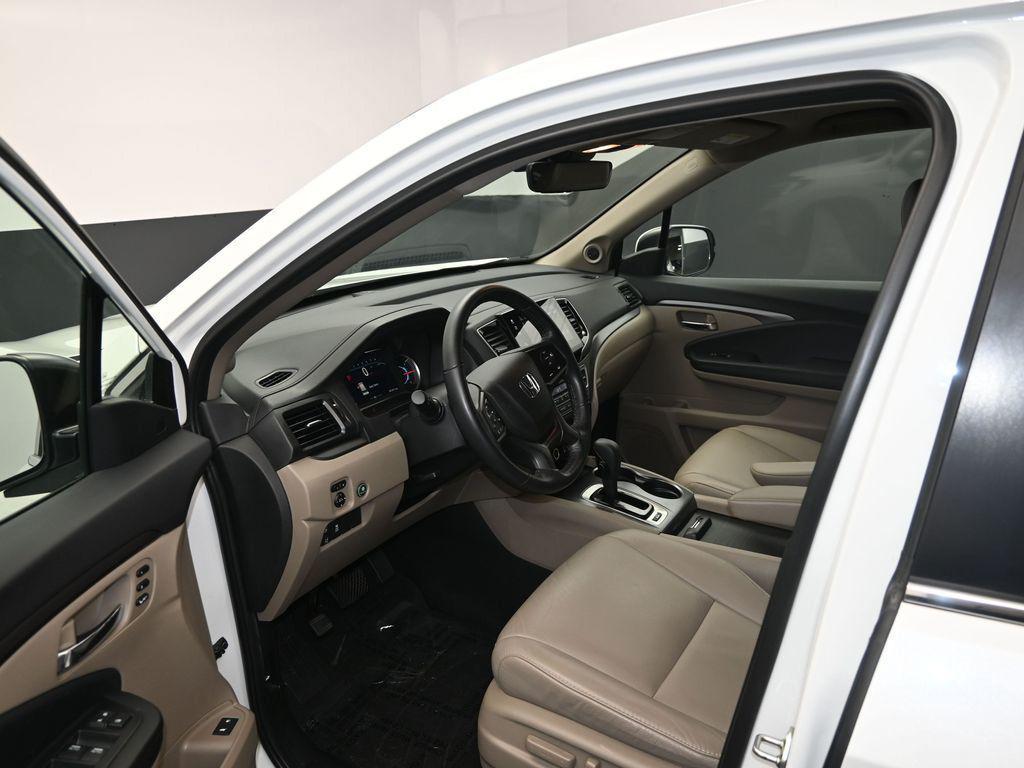 used 2020 Honda Pilot car, priced at $29,548