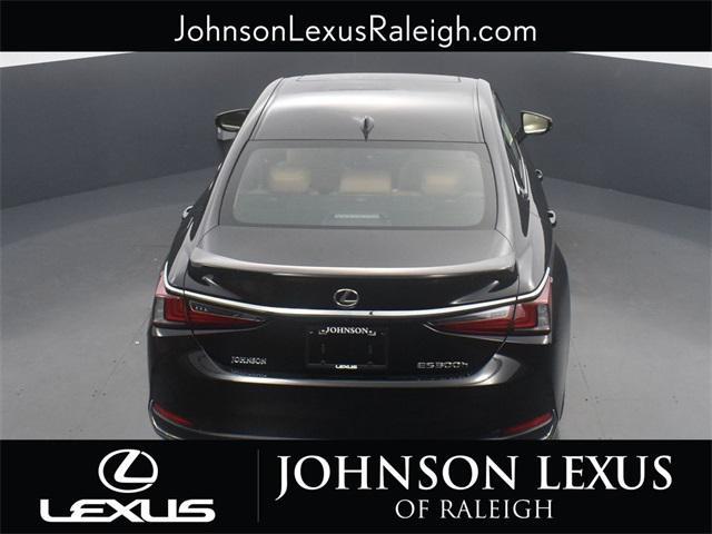 new 2025 Lexus ES 300h car, priced at $54,259