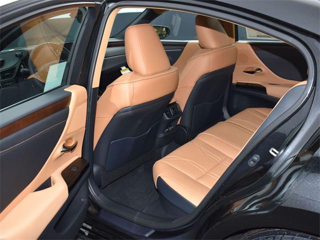 new 2025 Lexus ES 300h car, priced at $54,259