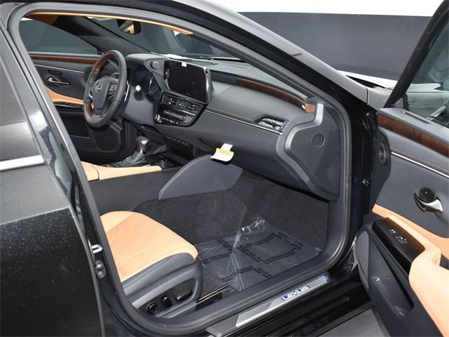 new 2025 Lexus ES 300h car, priced at $54,259
